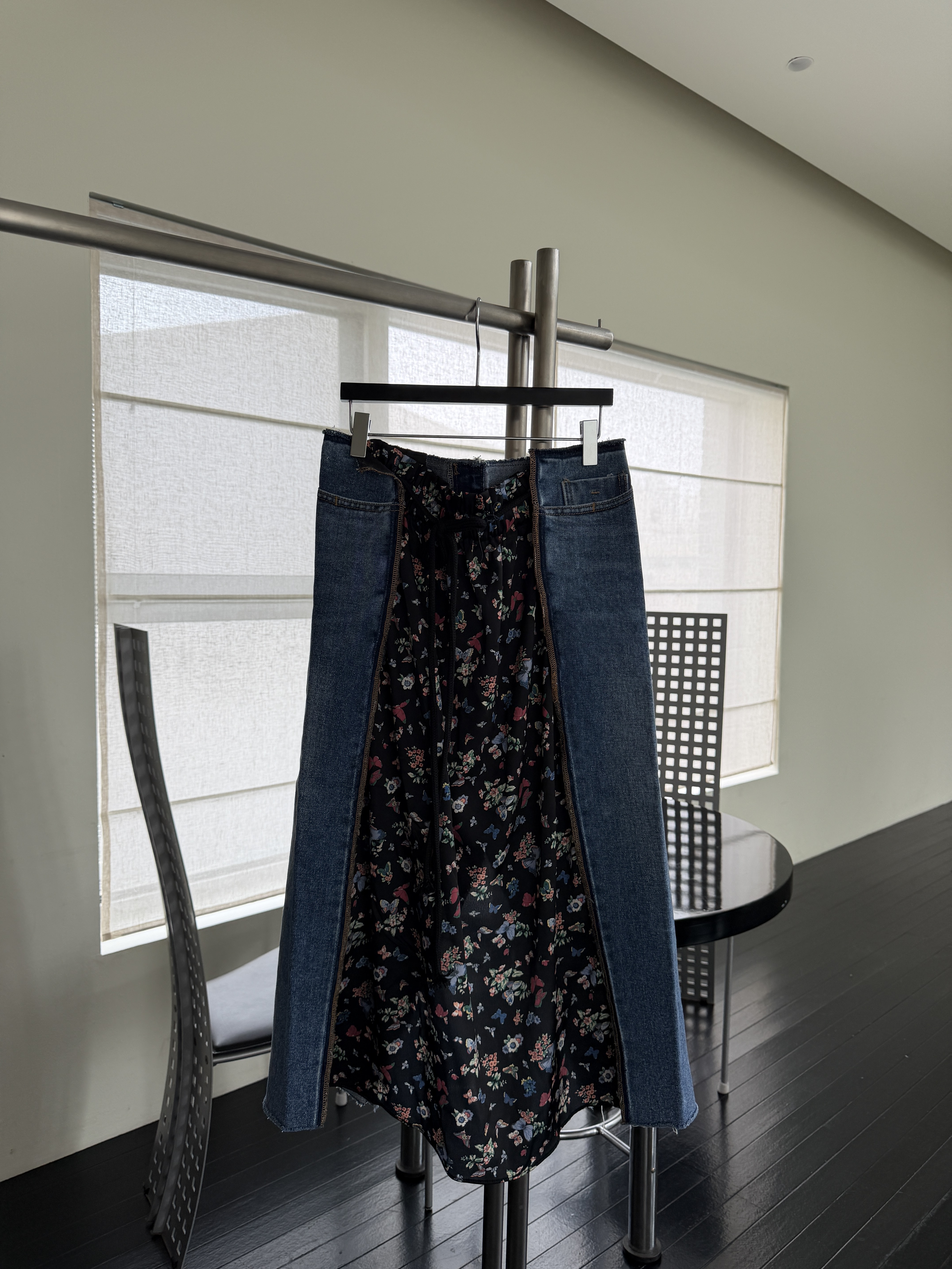 Back floral denim skirt