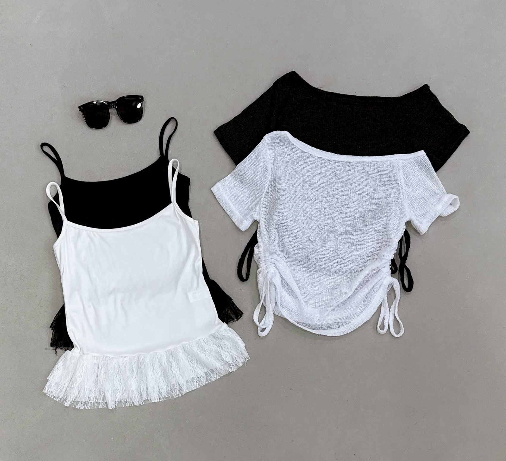 側抽繩斜肩透膚衣+下蕾絲背心