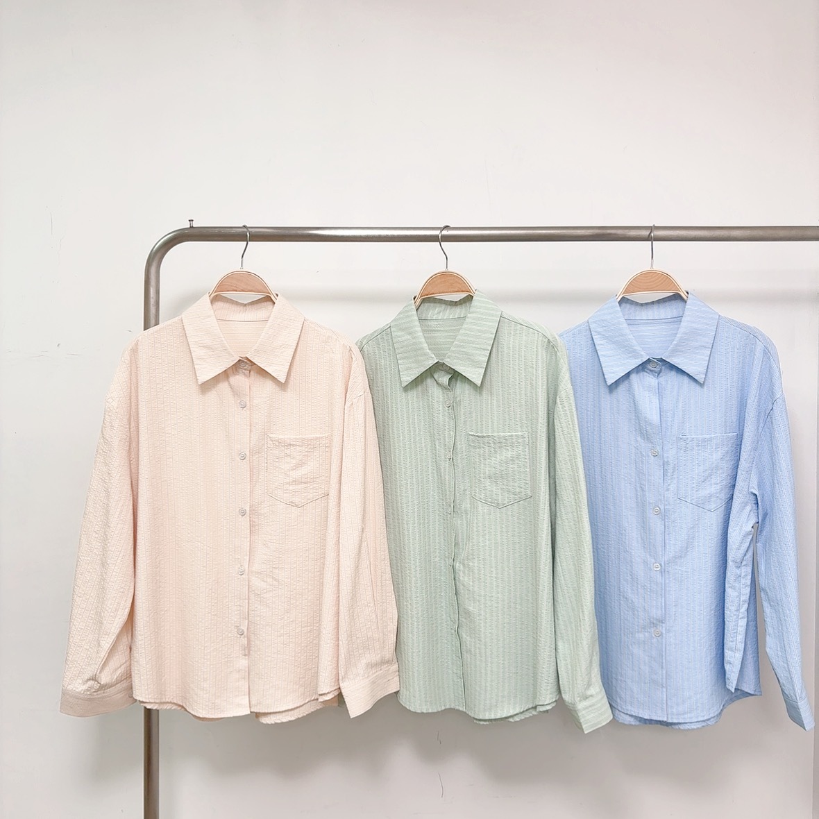 【預訂】泡泡棉口袋寬鬆版開鈕兩著條紋恤 (C34-C36)