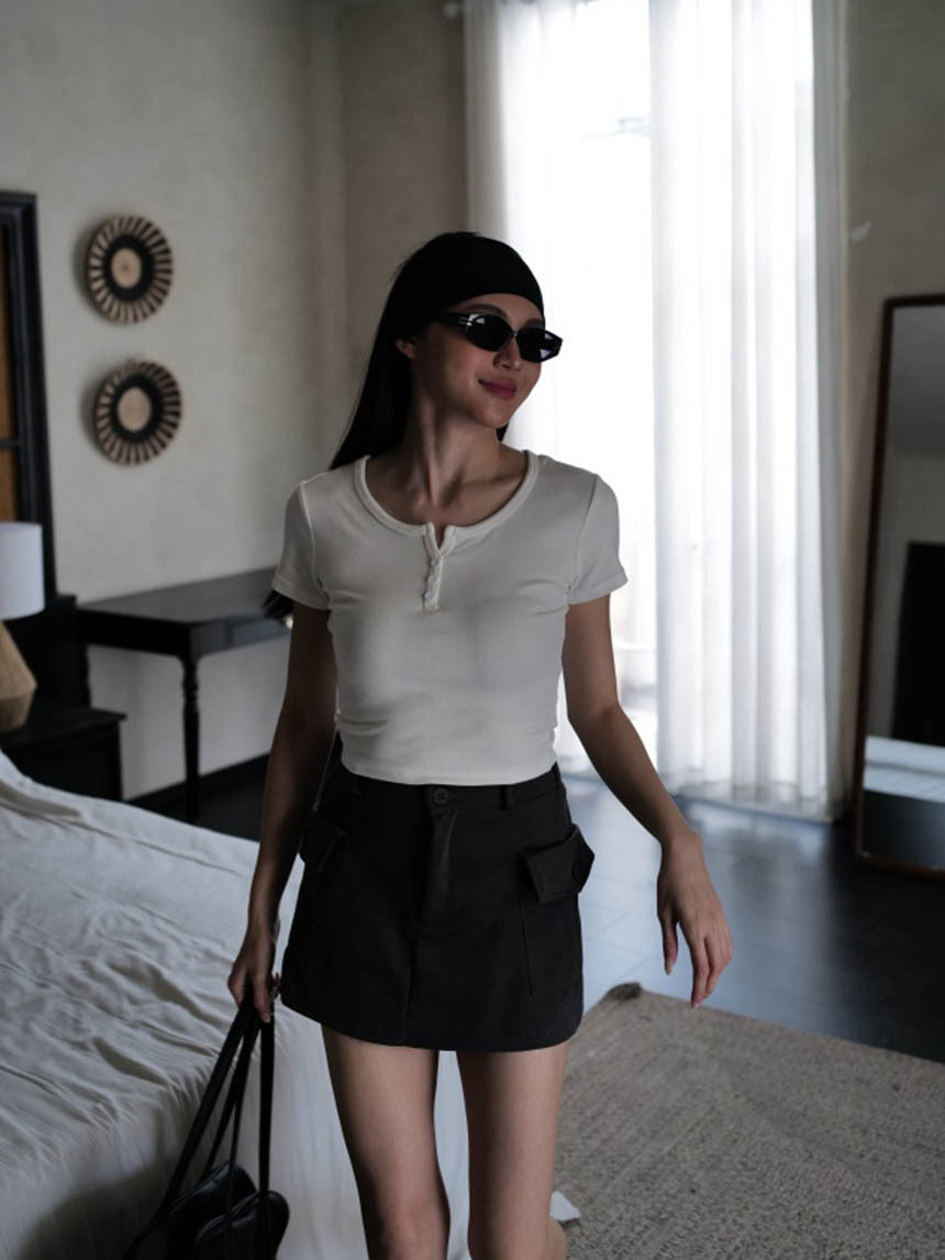 附胸墊開釦短T*4色