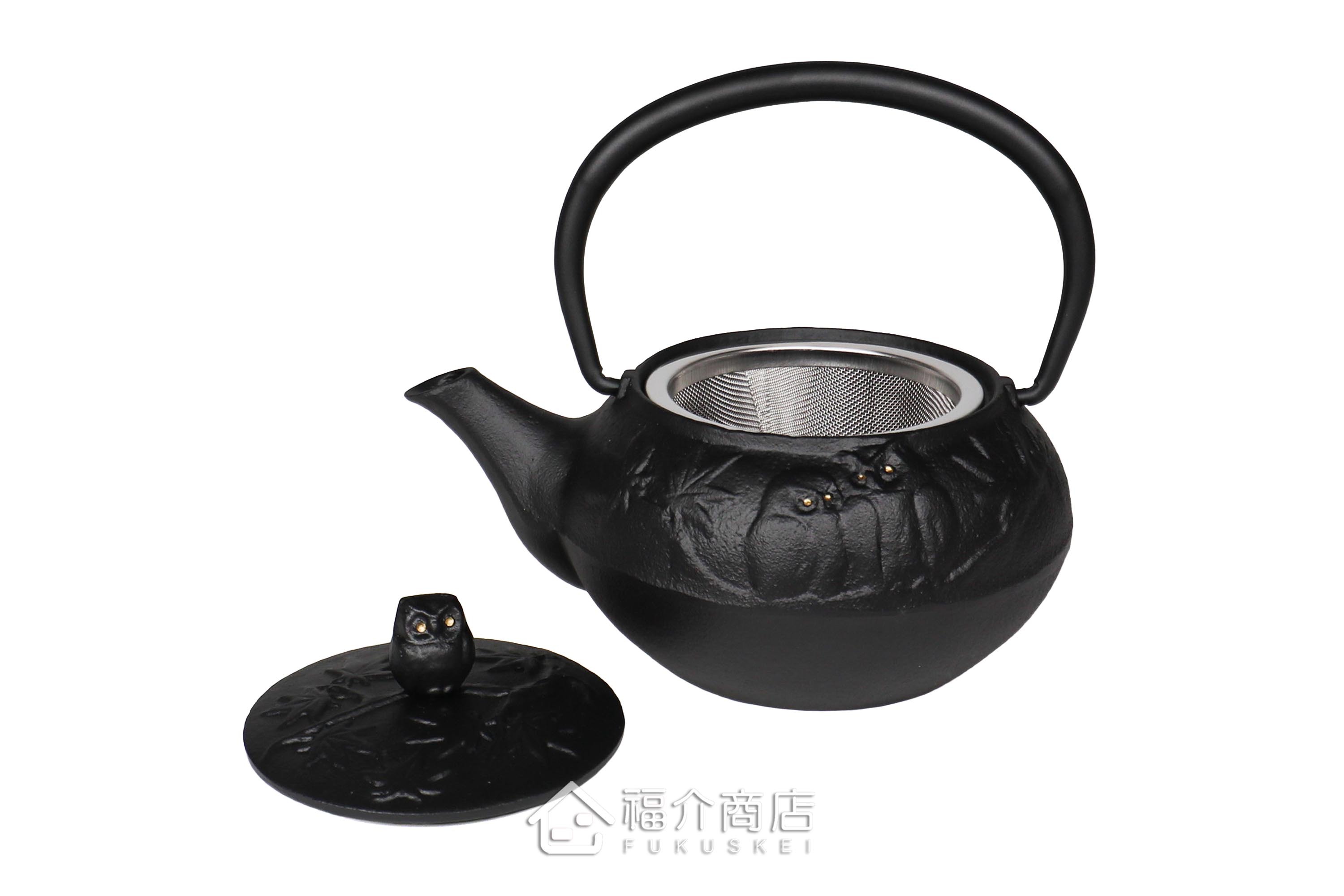 岩戶鑄工所製作的日本泡茶壺,黑色的貓頭鷹造型壺身