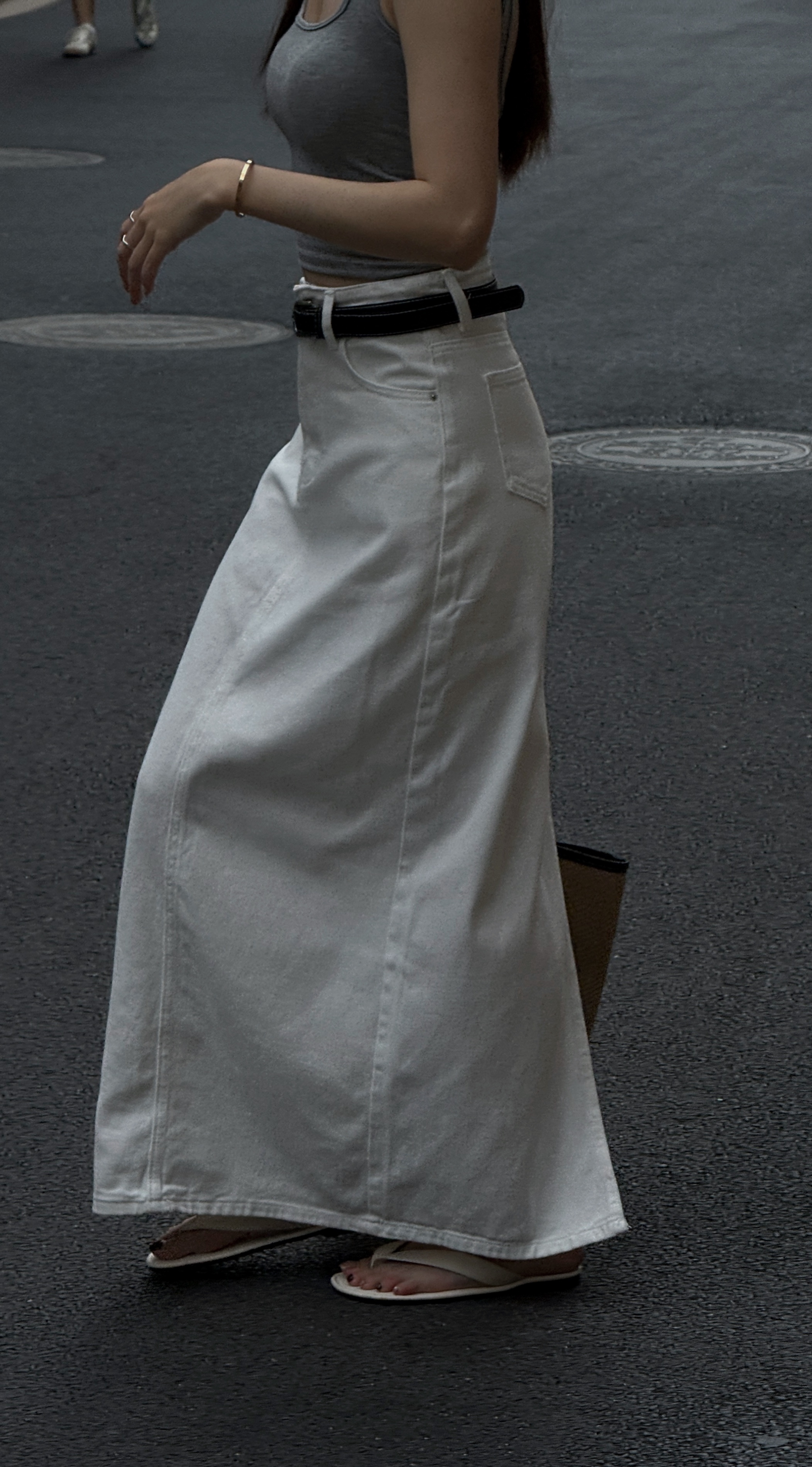 長腿公主後開衩白色長裙