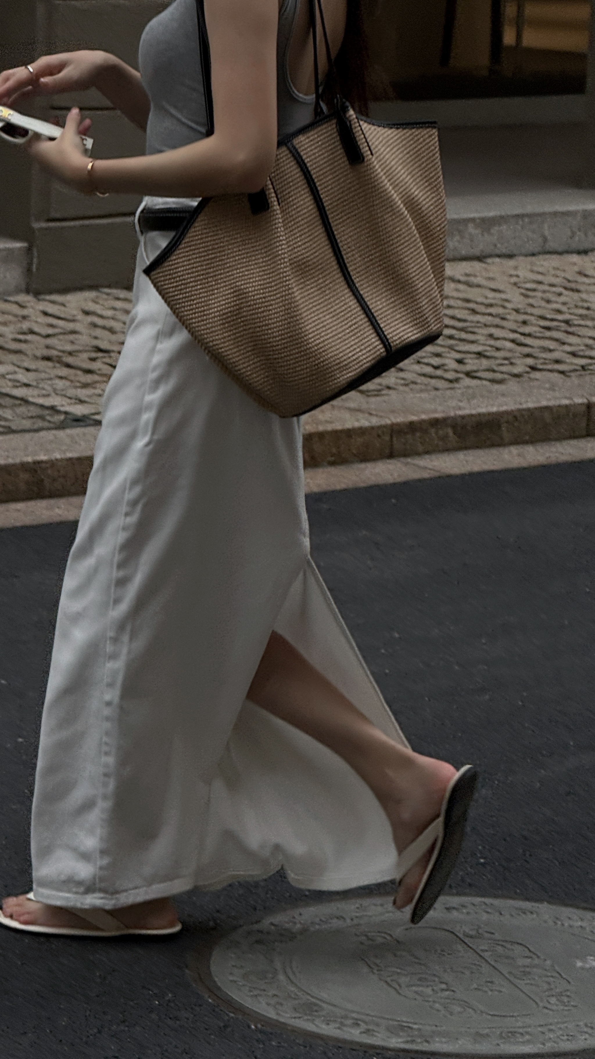 長腿公主後開衩白色長裙