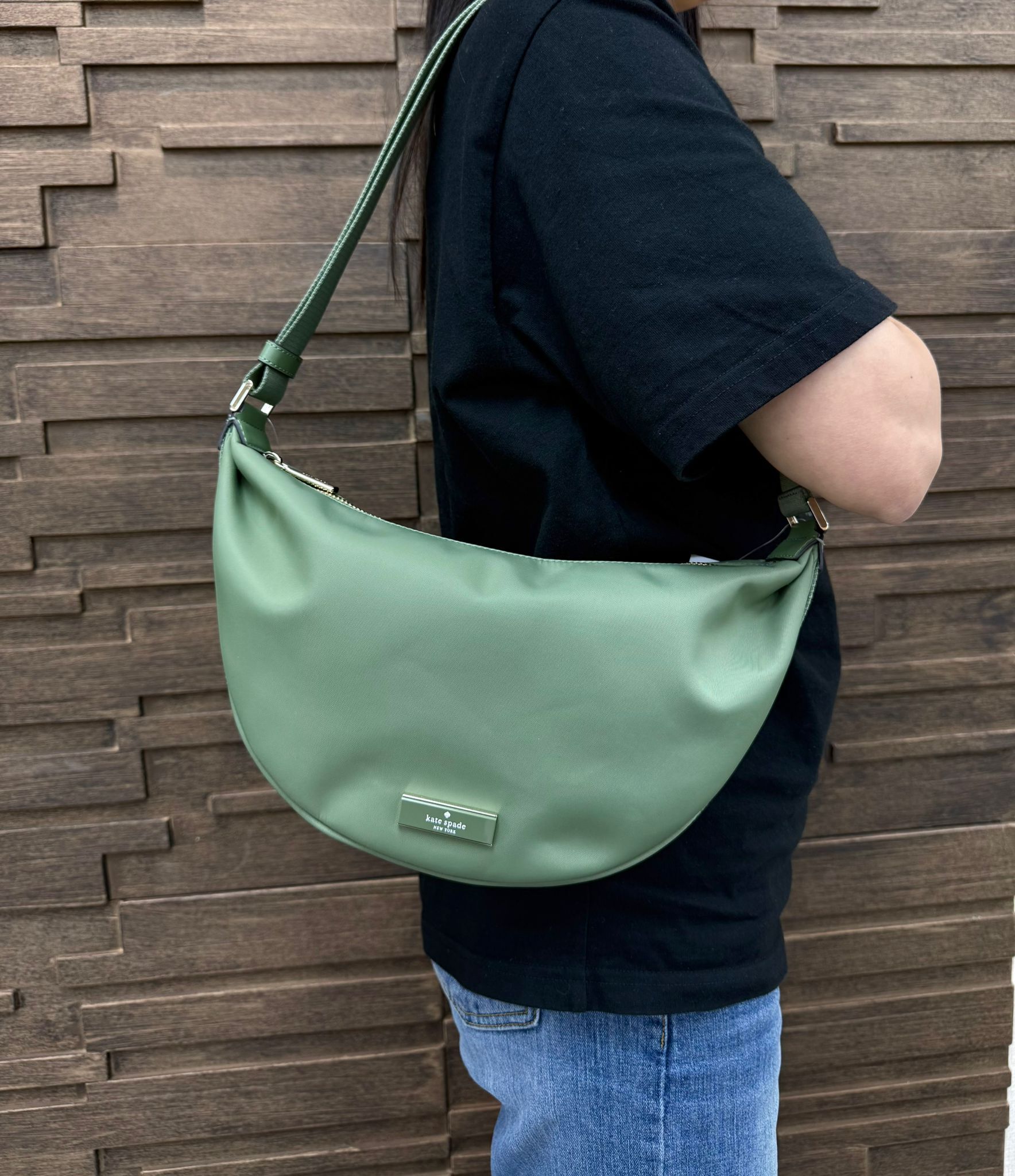 LYS01600 Kate spade 超輕身尼龍半月袋