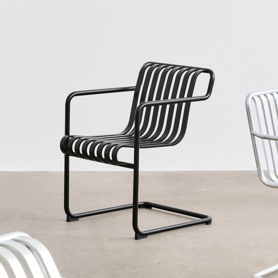 Palissade 懸臂式扶手餐椅