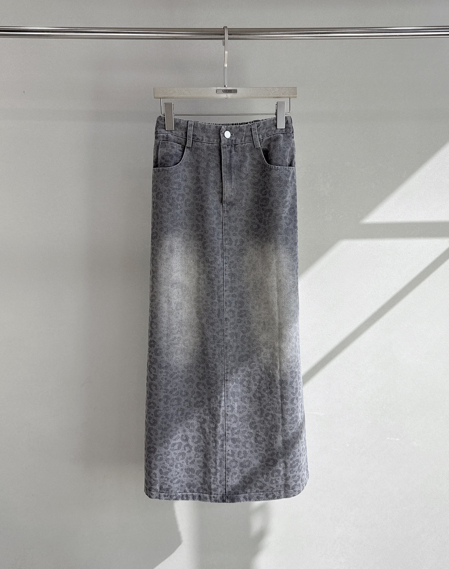 後鬆緊開岔豹紋牛仔長裙