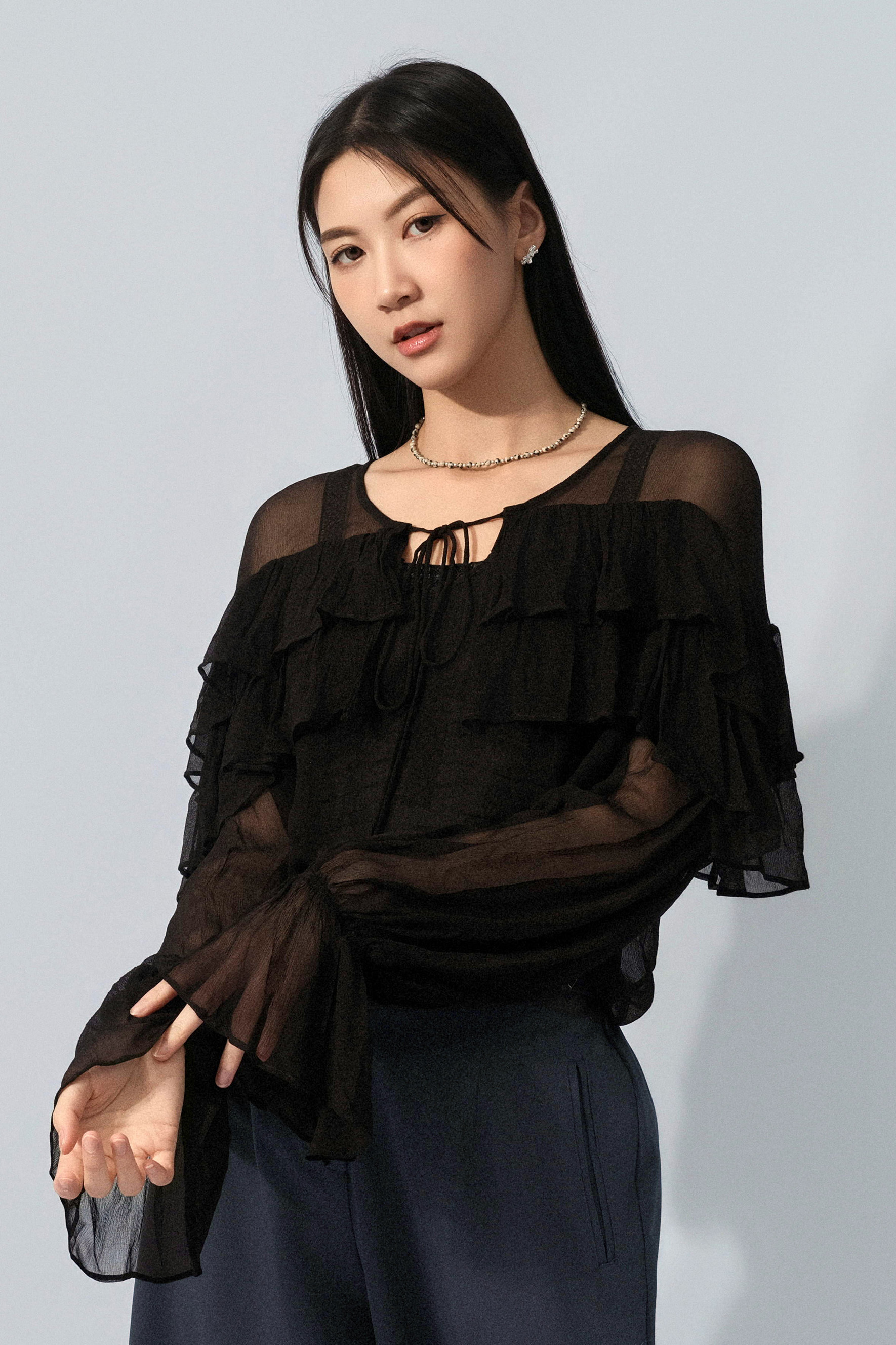 透薄縐雪紡荷葉上衣 (預購產品）