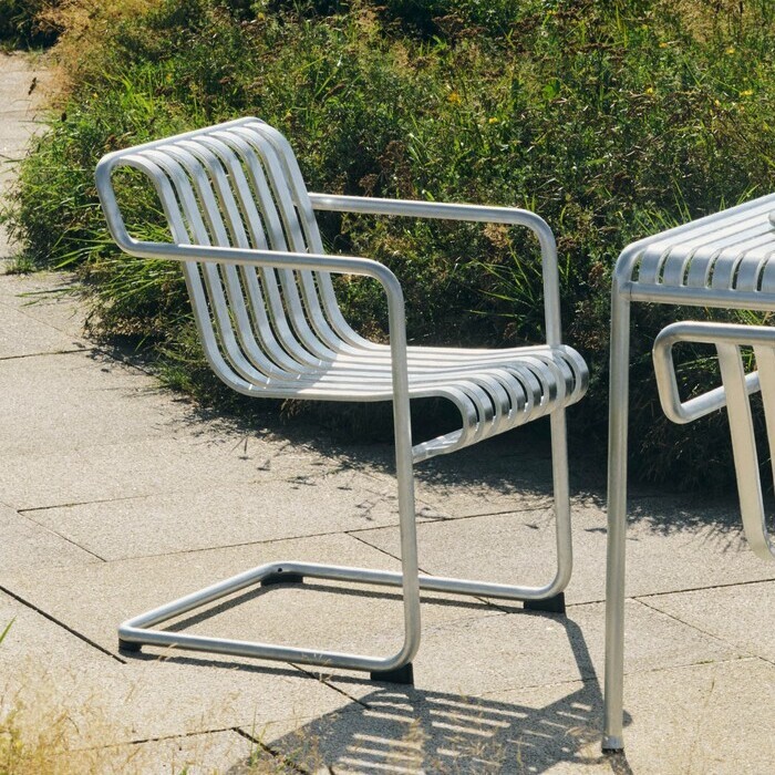 Palissade 懸臂式扶手餐椅