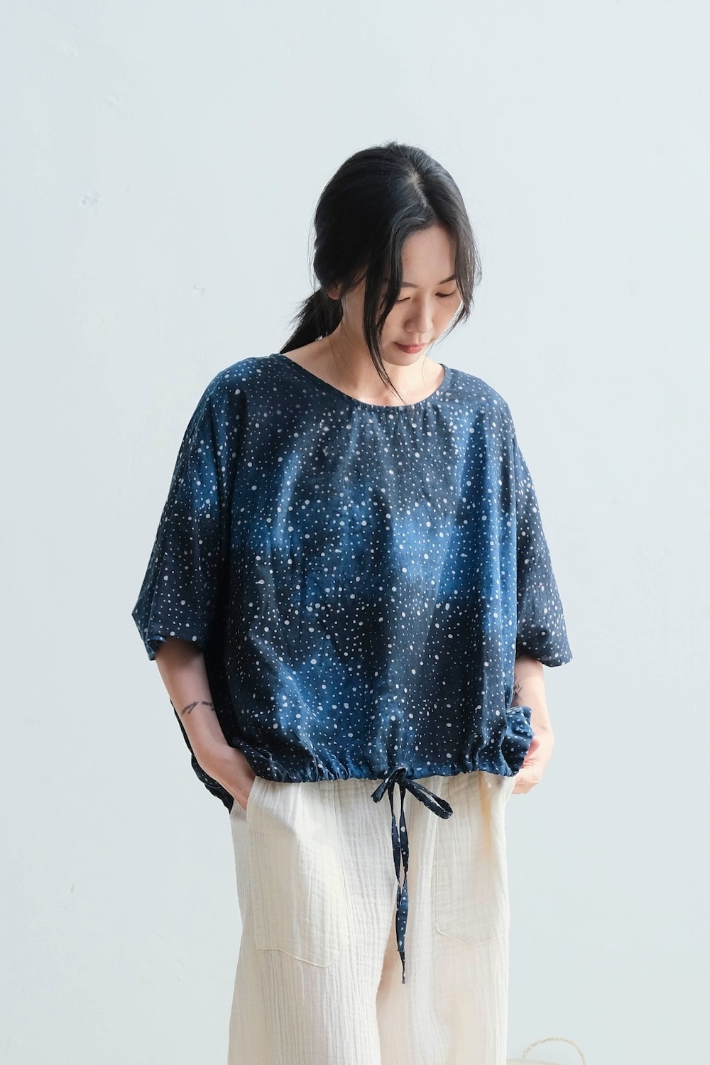 Kachua 下擺抽繩上衣 宇宙星點