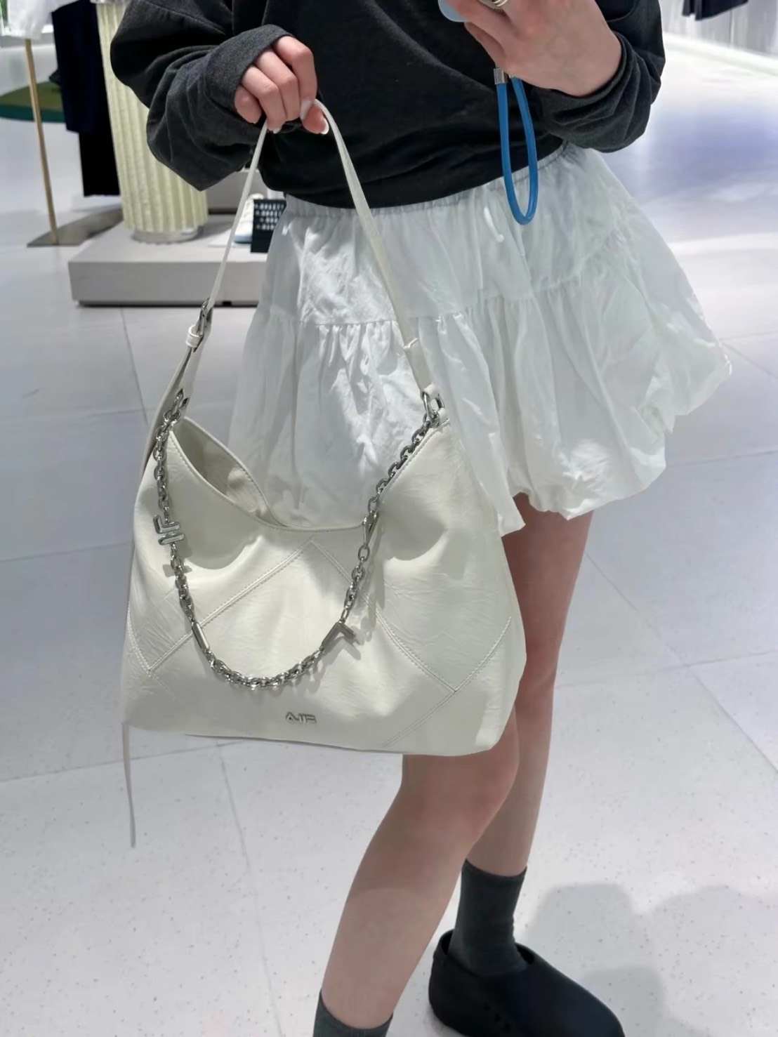 FILA  HOBO 大容量 皮革 鏈條 流浪包 二色