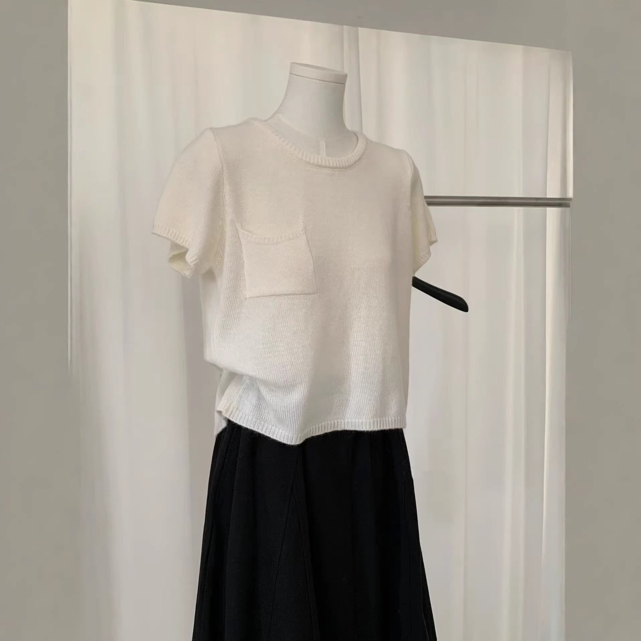 No.1697 圓領口袋針織短T