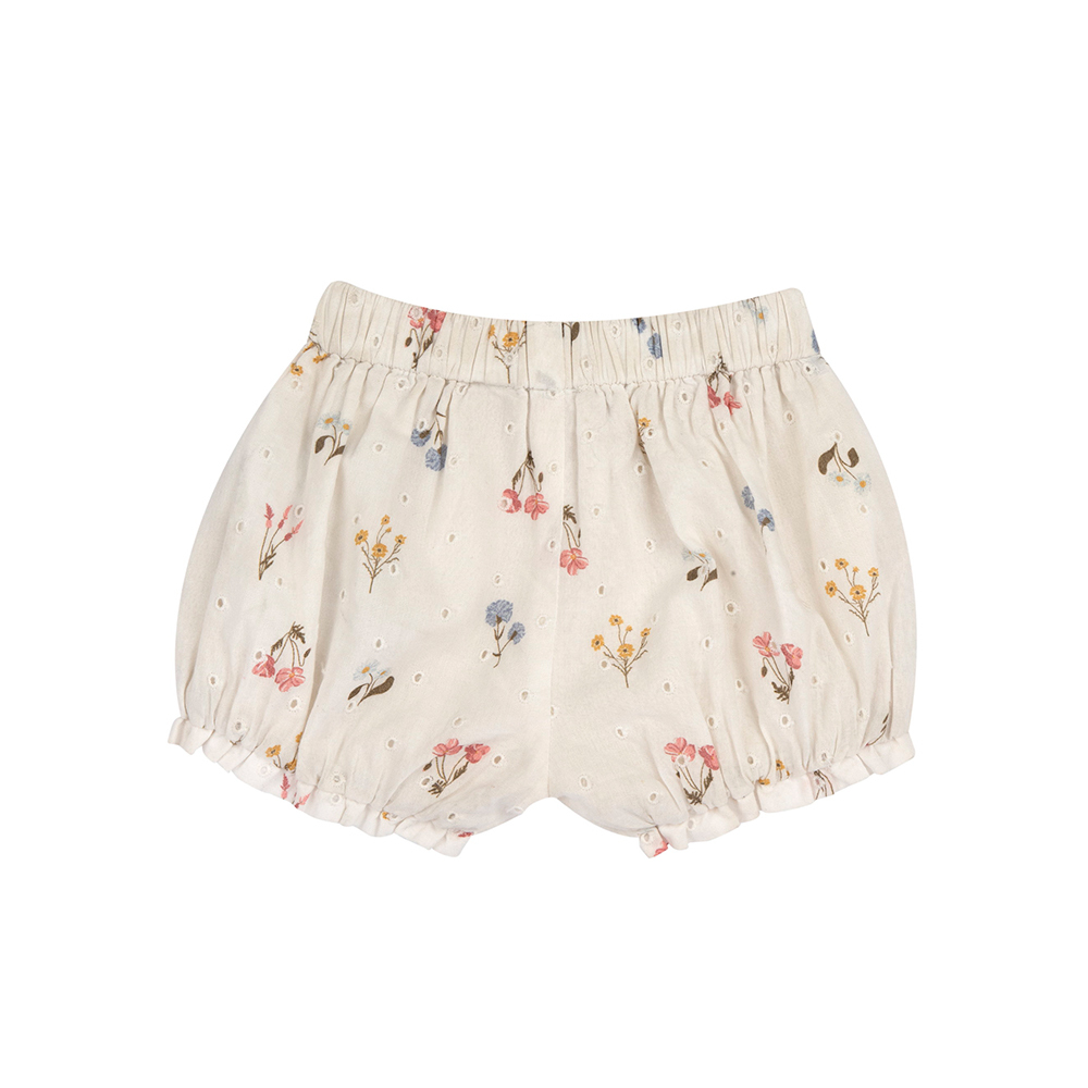 浪漫花語-滿版花朵洞洞布泡泡短褲