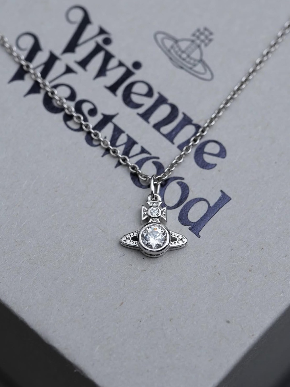 VIVIENNE WESTWOOD 西太后 LONDON ORB 水晶土星 項鍊 男女同款