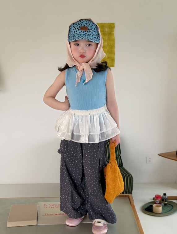 DDC04T120BL    DODO Wardrobe -冰川夏日細條紋背心