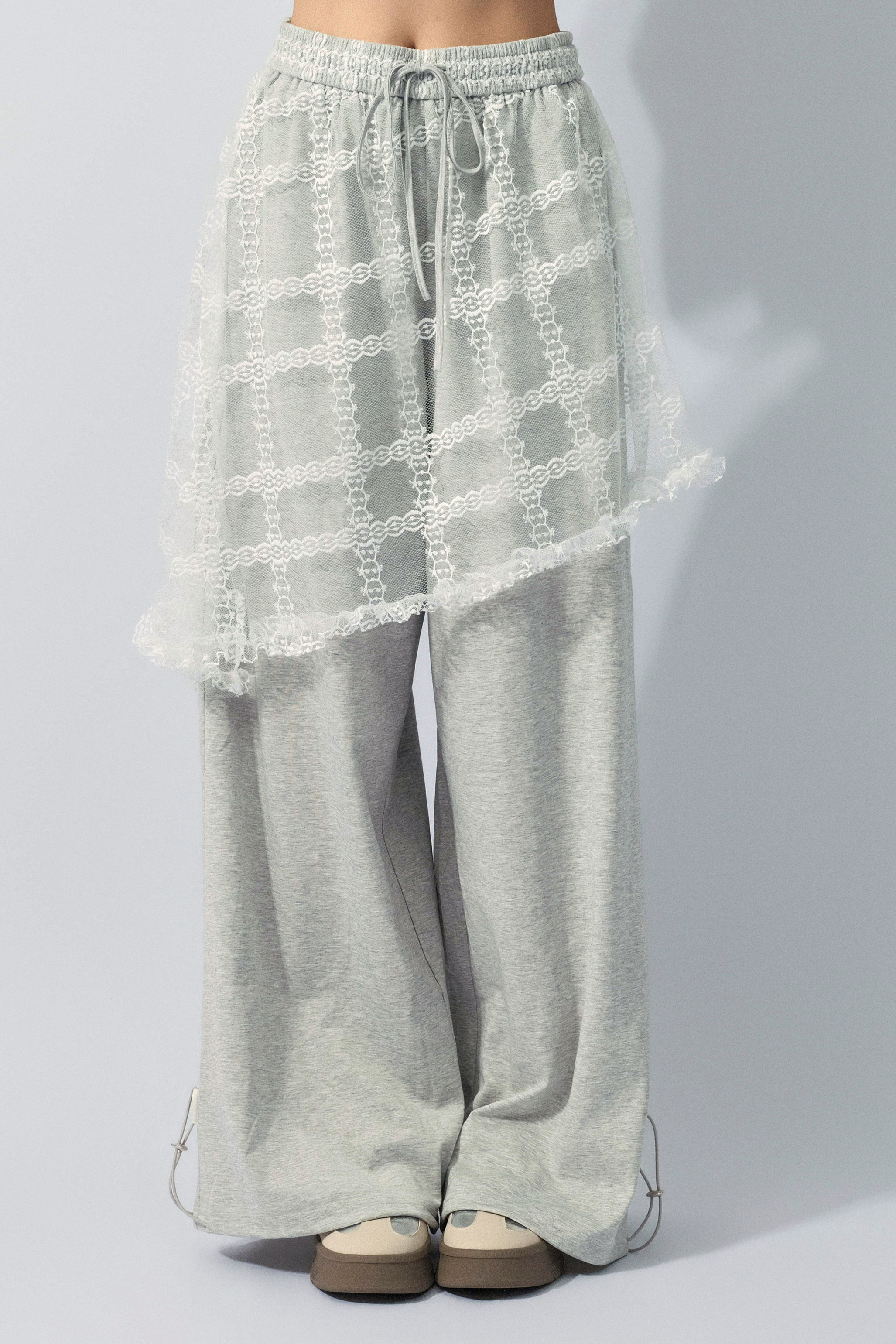 花格紋網裙面休閒闊褲 (預購產品）