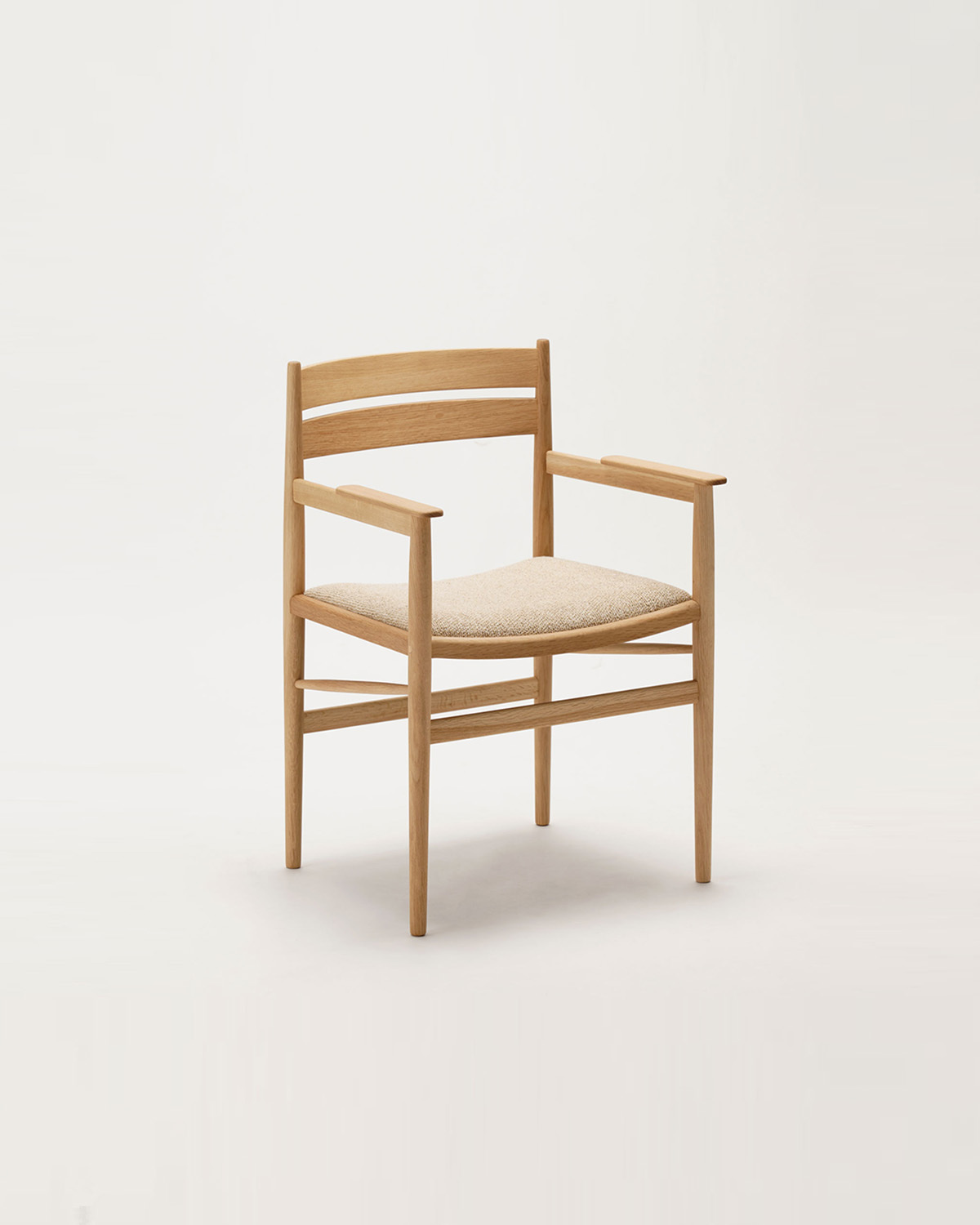 N-DC04 餐椅 (扶手款)