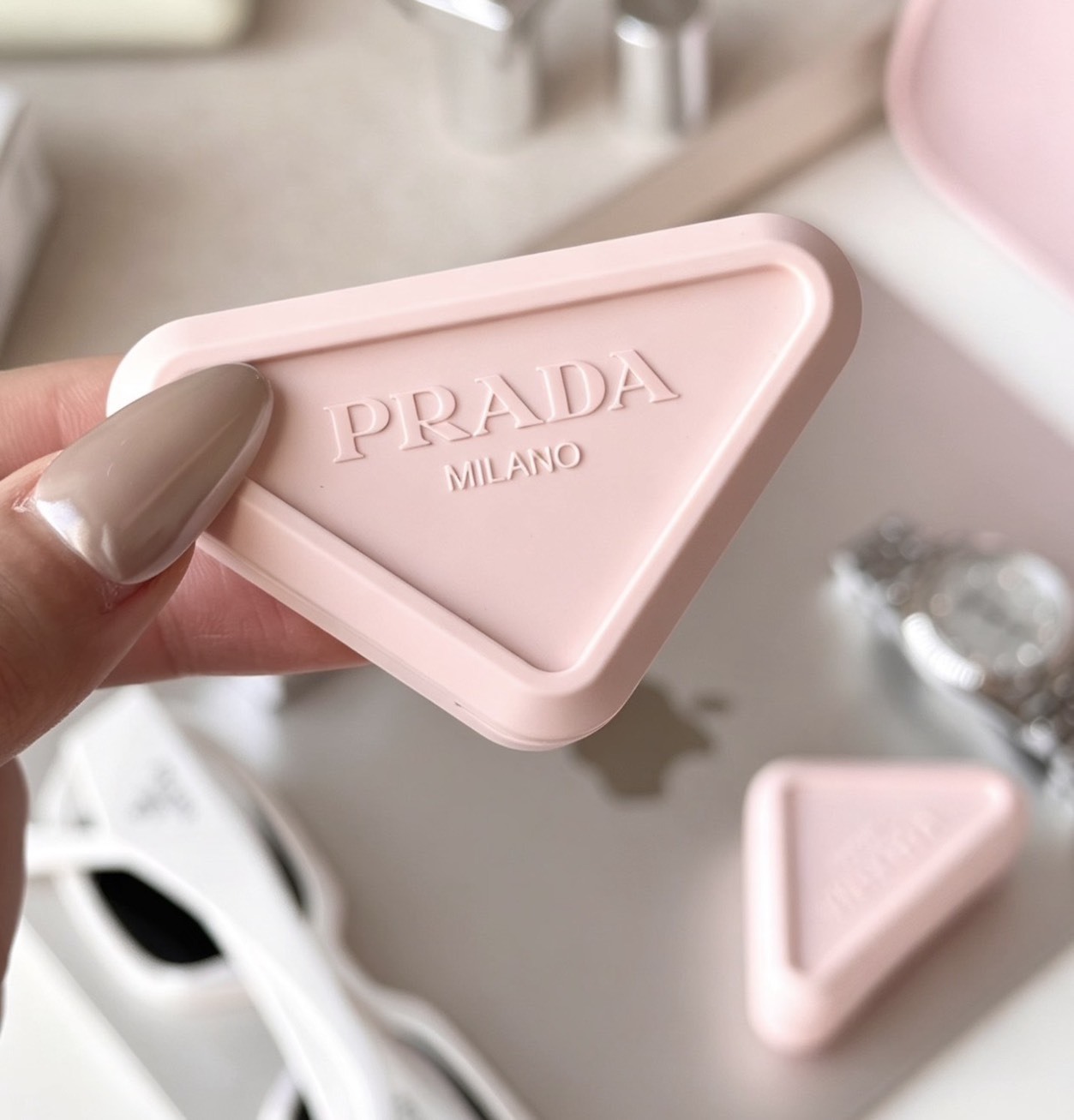 Prada  輕霧暈染腮紅 𝟑.𝟓𝒈