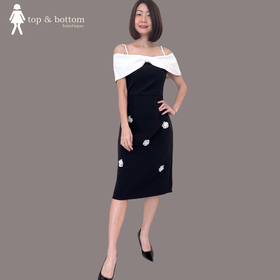 STRAP 3D FLOWER DETAILED TWO TONE DRESS