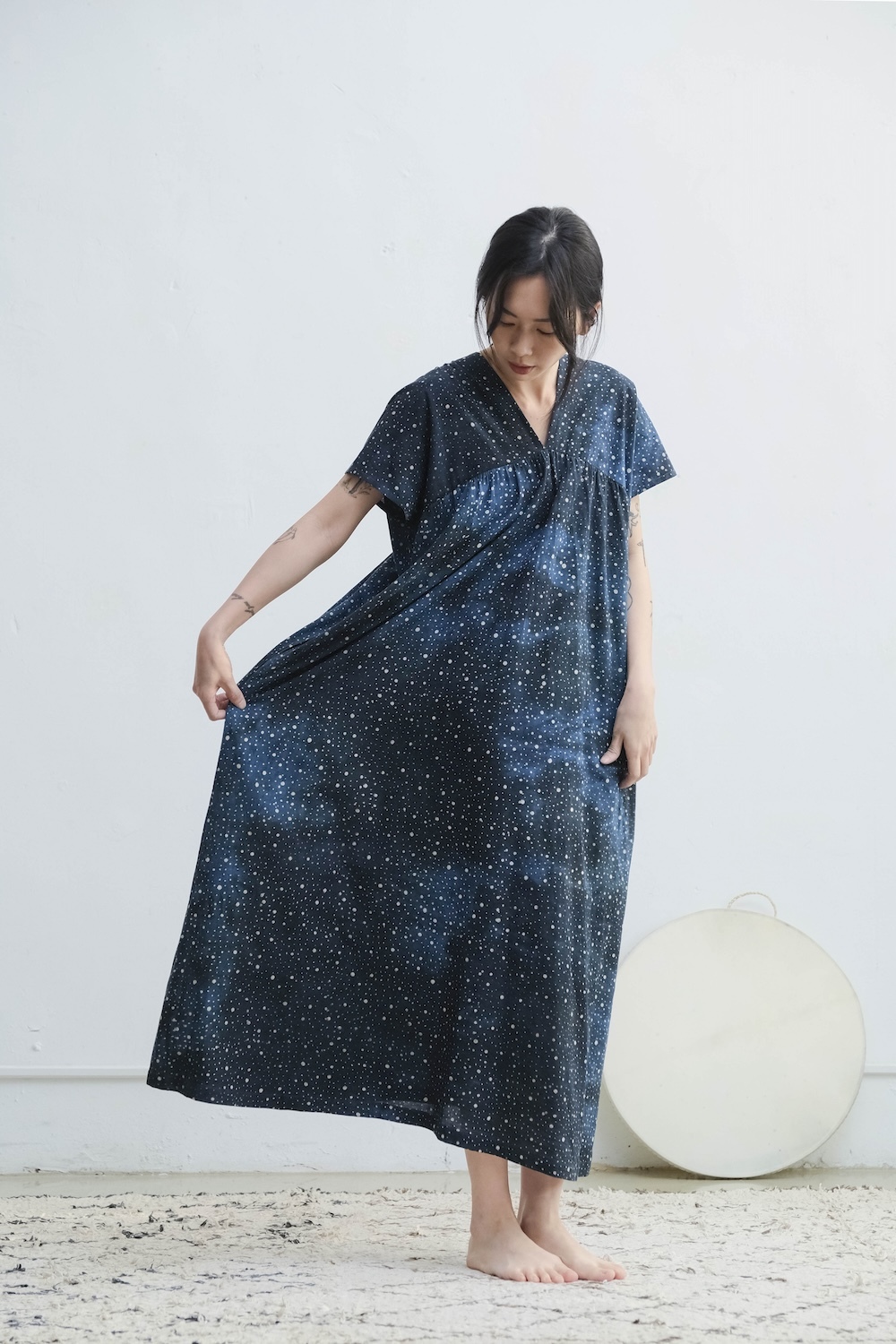 Kachua 前後V領罩衫洋裝 宇宙星點