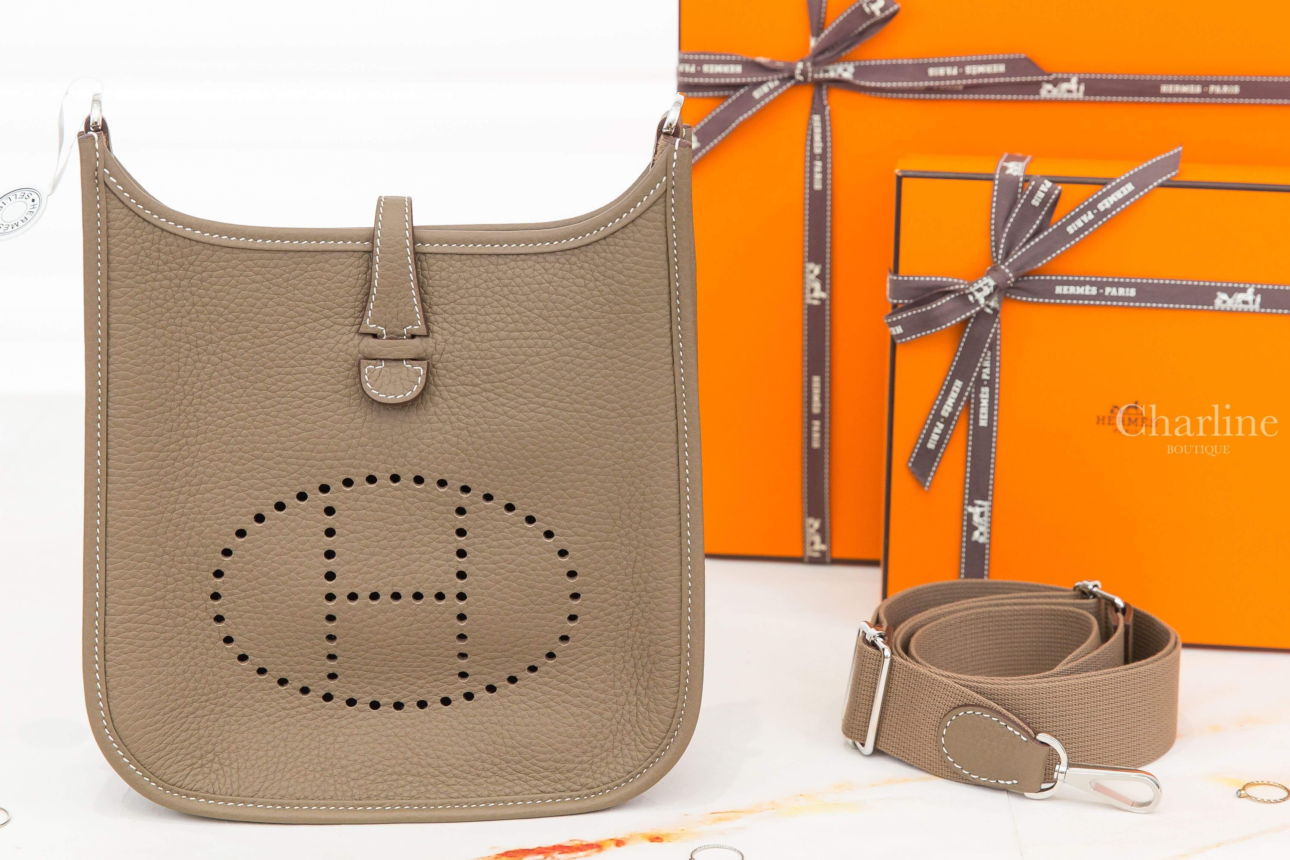 Hermès Evelyne 23cm Poche III Bag 18 Etoupe Taurillon Clemence 大象灰銀釦簍空洞洞肩背包