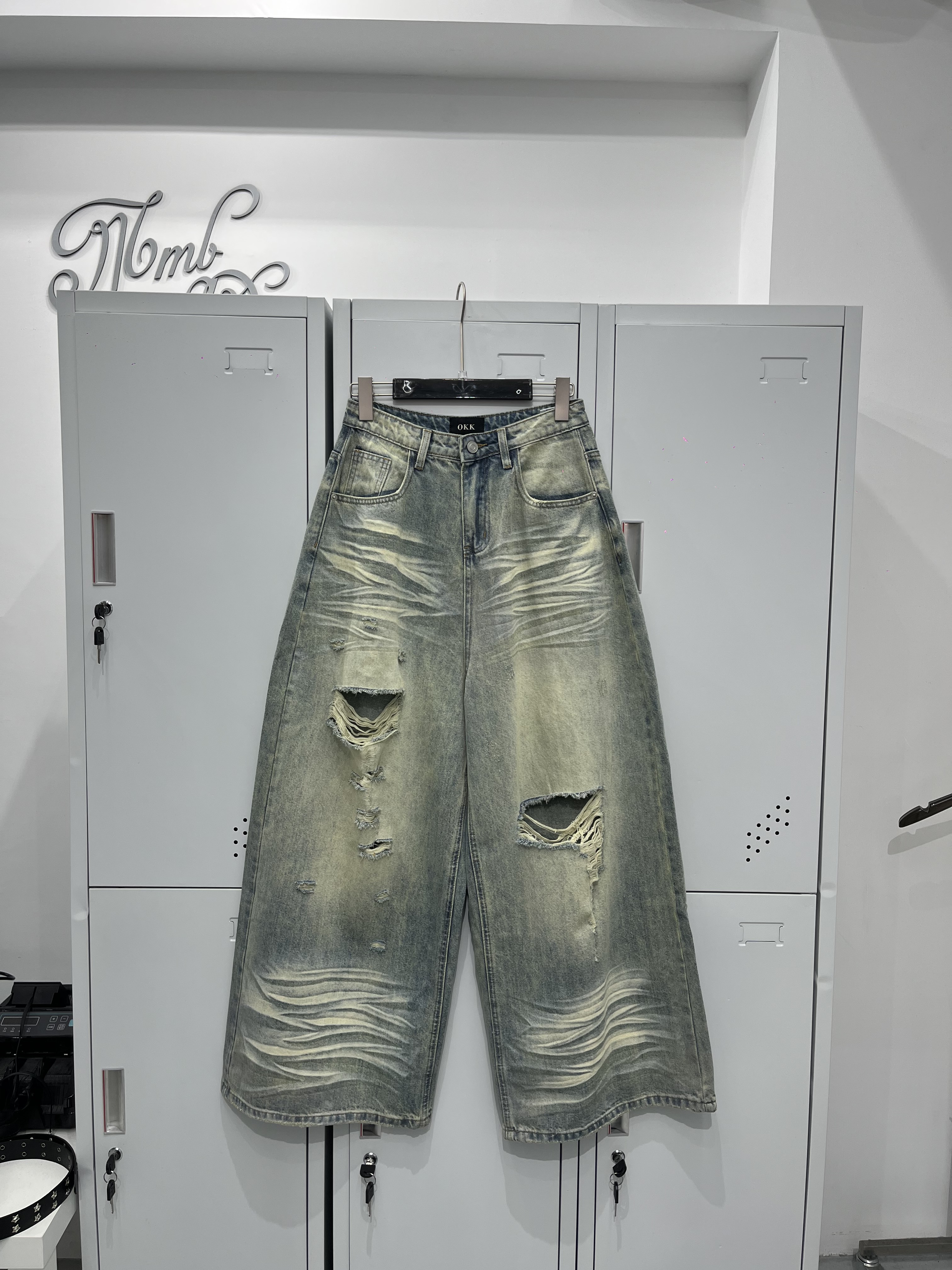 重工壓褶破壞感牛仔褲