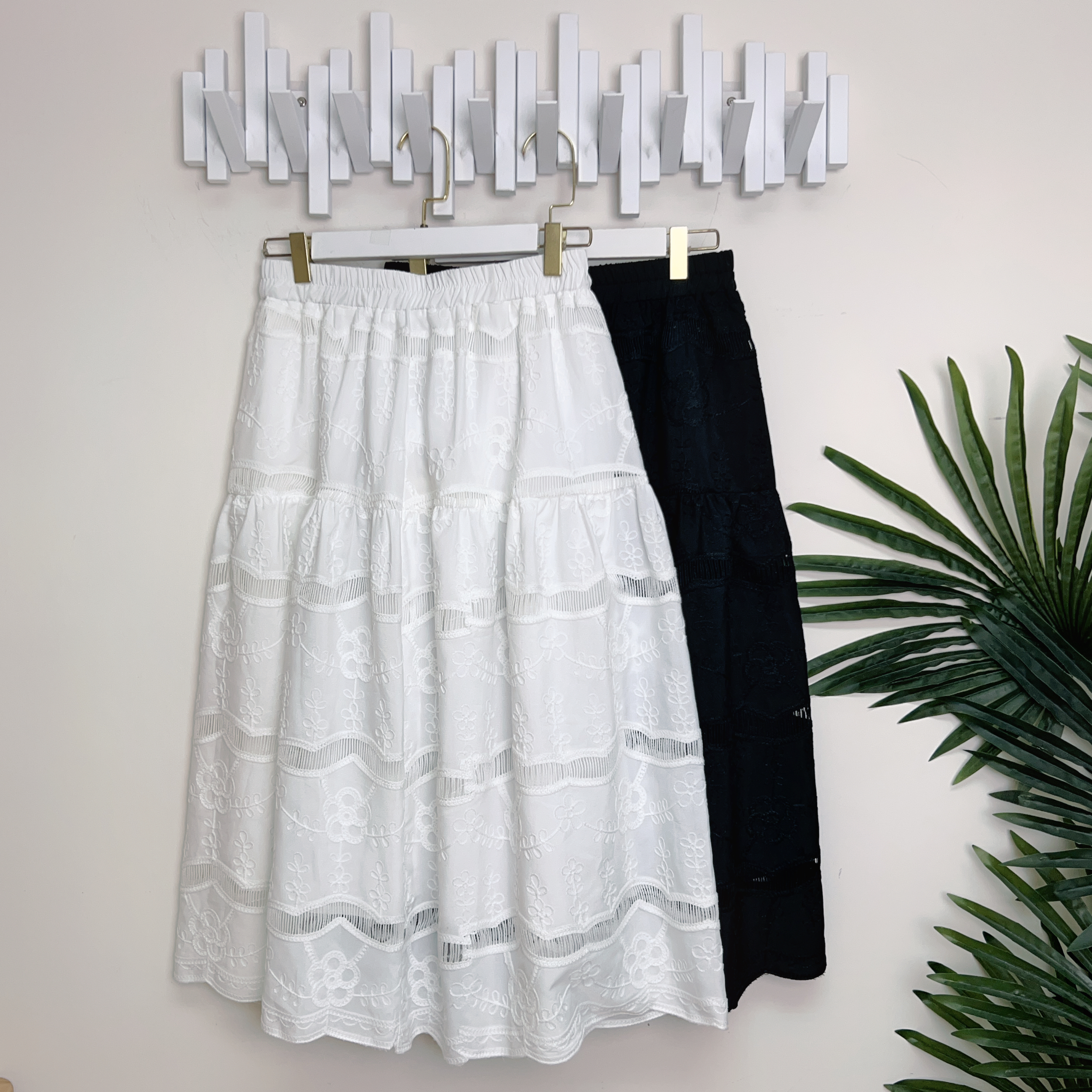 雪紡刺綉通花半截裙（腰28-40 臀50 長29吋）3831 #2404clo