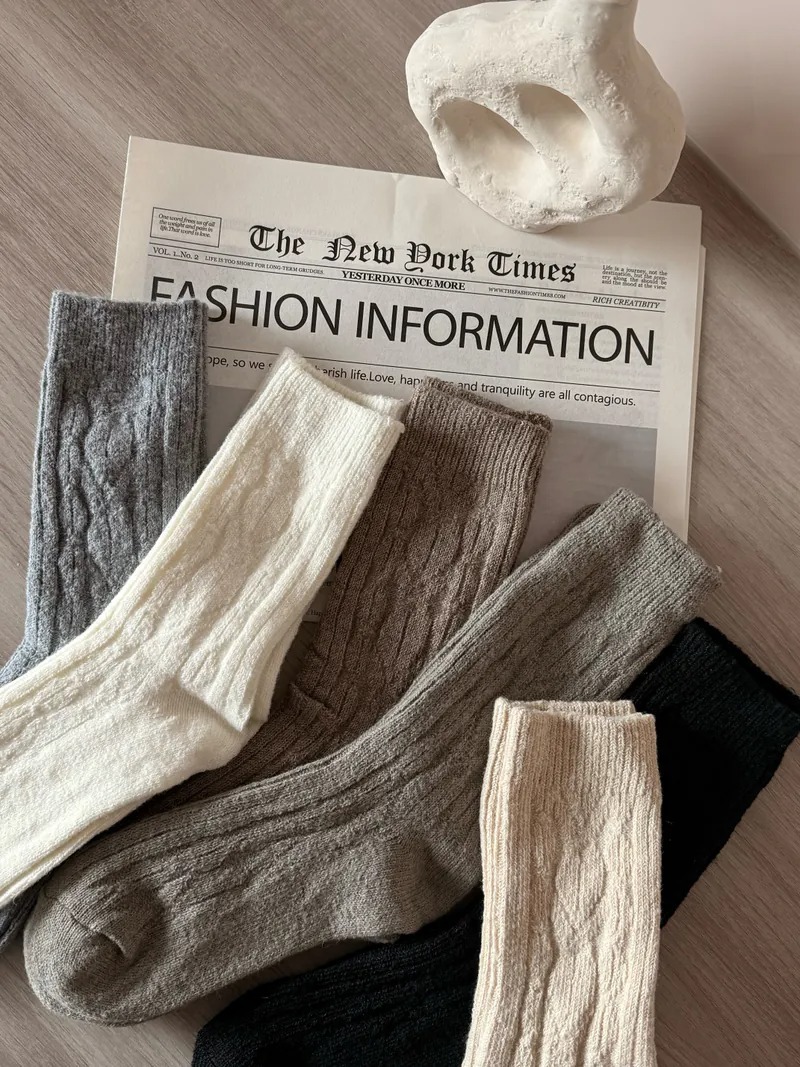 【官網】小麻花保暖中筒襪 (擇1顏色)