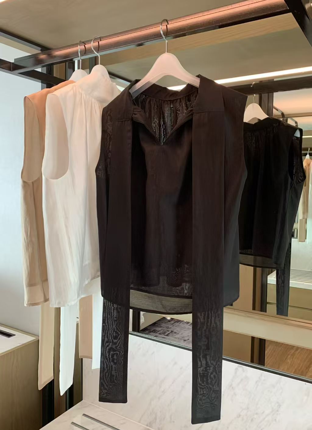 VV6111 領巾紗質無袖上衣