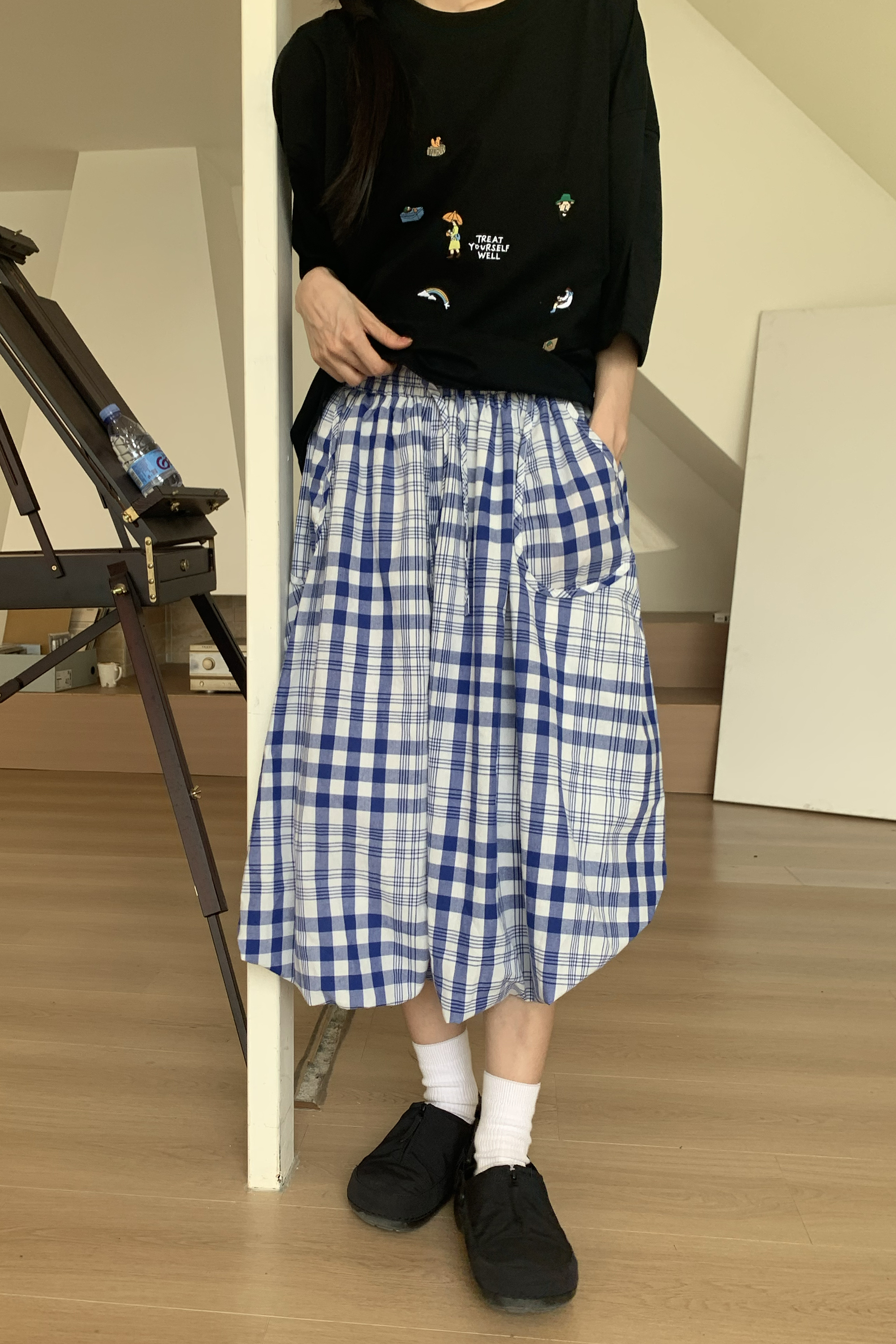 Vibrant｜藍格紋花苞七分褲