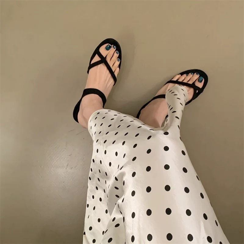 超美交叉套趾低跟涼鞋(35-40)