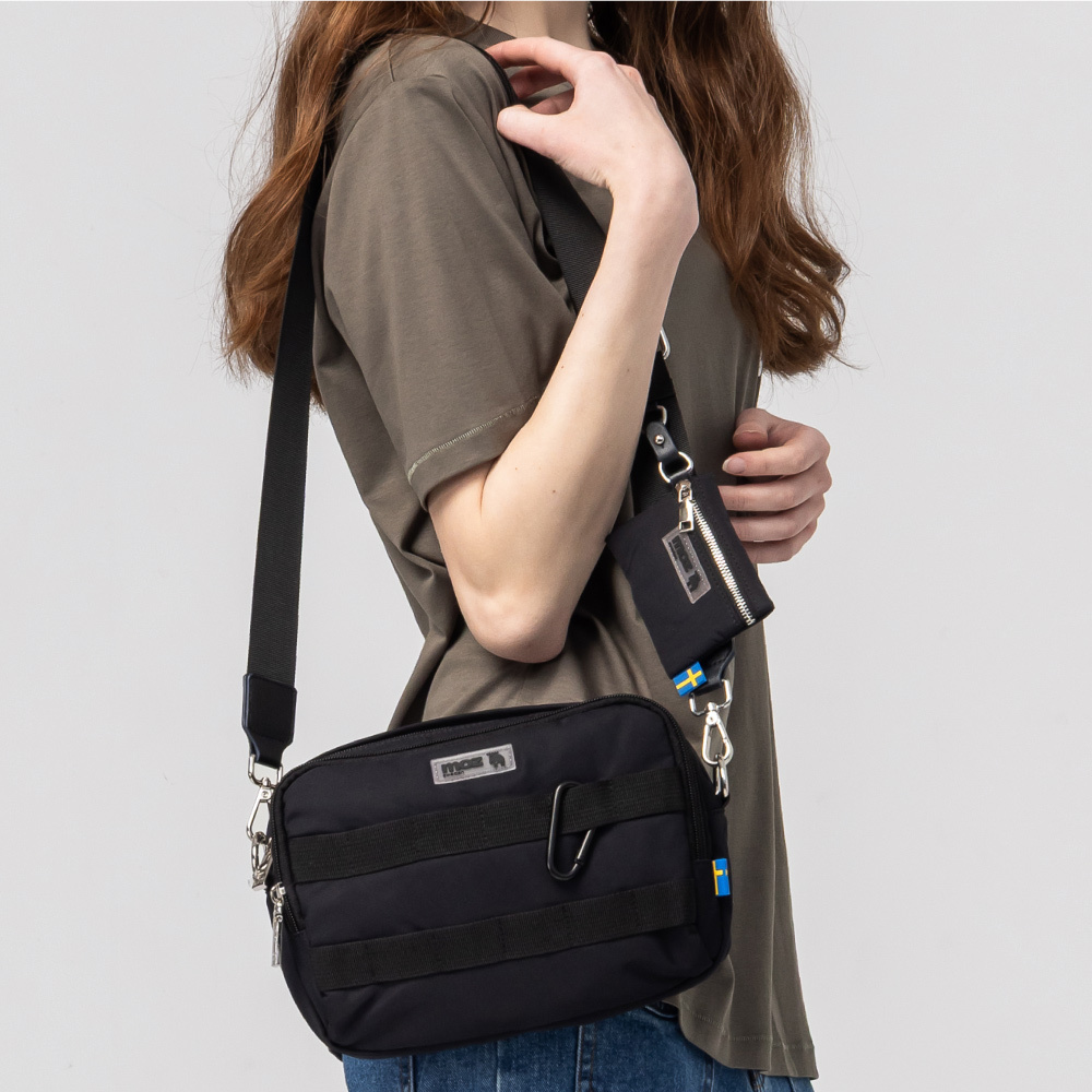 【新品預購】瑞典雲朵包系列｜防潑水 城市探險 斜背包(黑)M