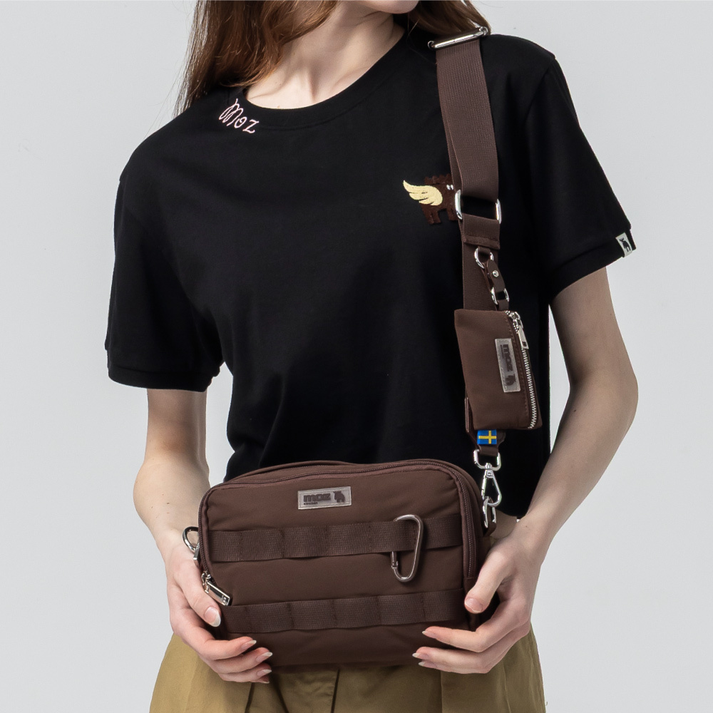 【新品預購】瑞典雲朵包系列｜防潑水 城市探險 斜背包(巧克力)M