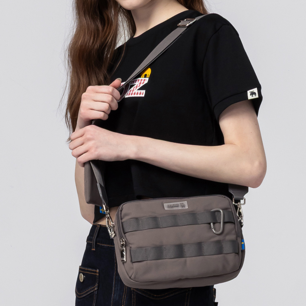 【新品預購】瑞典雲朵包系列｜防潑水 城市探險 斜背包(大象灰)M