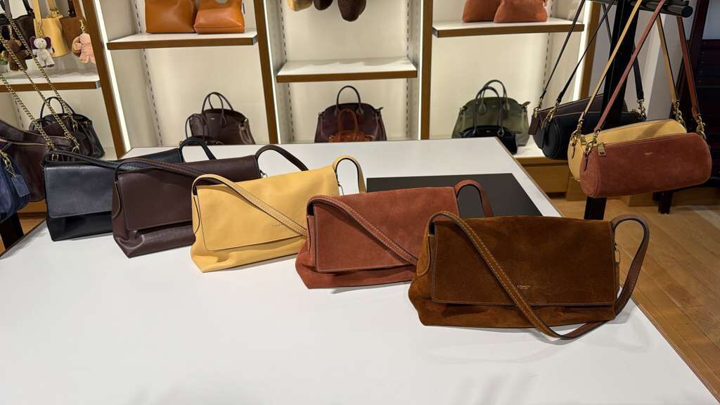 YP045 Coach Chelsea 30 單肩手袋 30x17cm