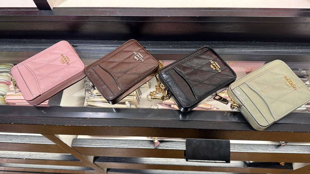 YP040 Coach 菱格紋拉鍊卡片零錢包