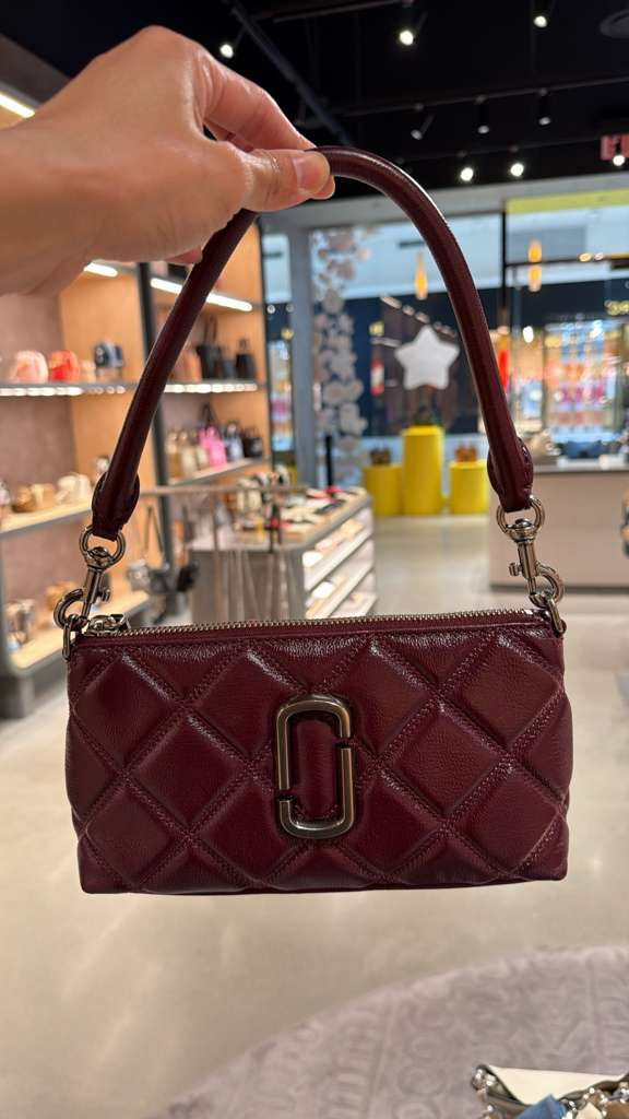 YP023 Marc Jacobs 菱格紋皮革手挽包 22x12cm