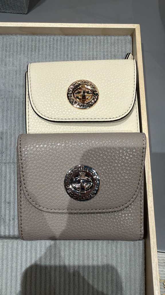 YP024 Marc Jacobs Turnlock 短銀包