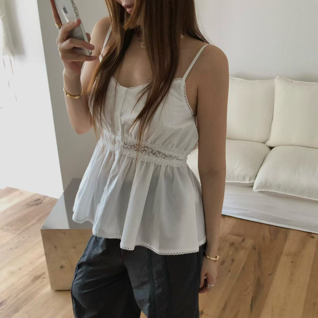 細肩帶排釦透膚蕾絲收腰傘擺背心 / 2色