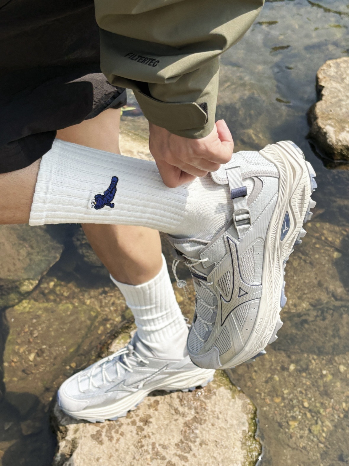 <雨季救星> MIZUNO RACER TRAIL SE V2 溯溪涼鞋 機能銀 男女鞋