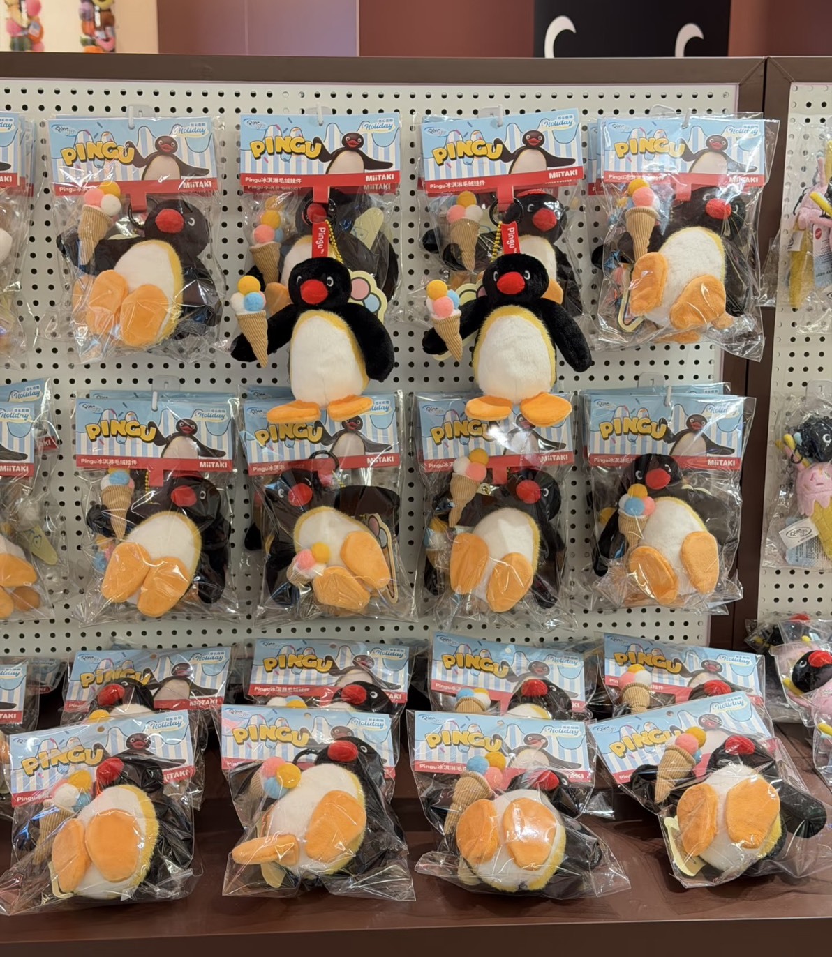 PINGU 企鵝家族 巧克力工廠系列 冰淇淋吊飾