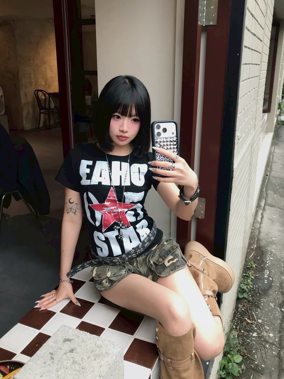 ★星星字母塗鴉印花正肩短踢