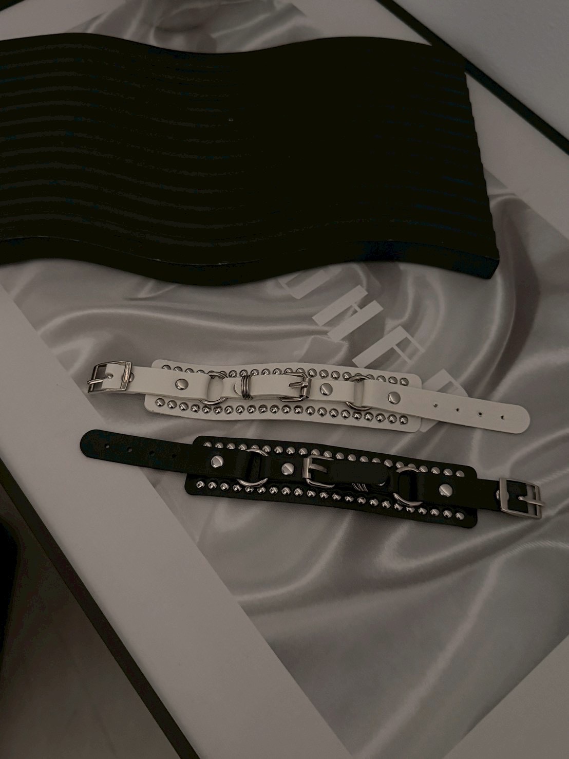 朋克卯釘 寬版皮革手環 2colors