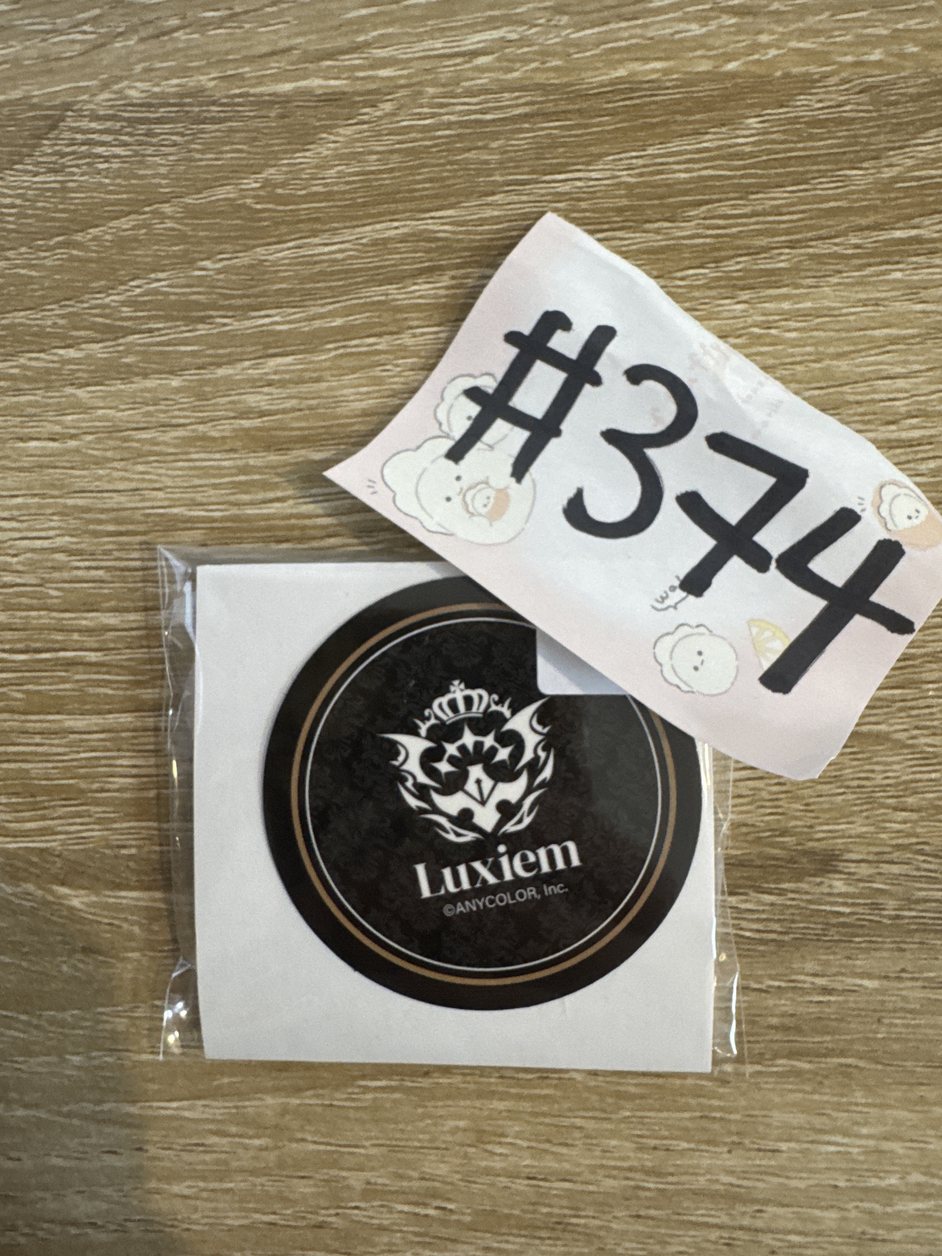彩虹社 LUXIEM 襟章#374