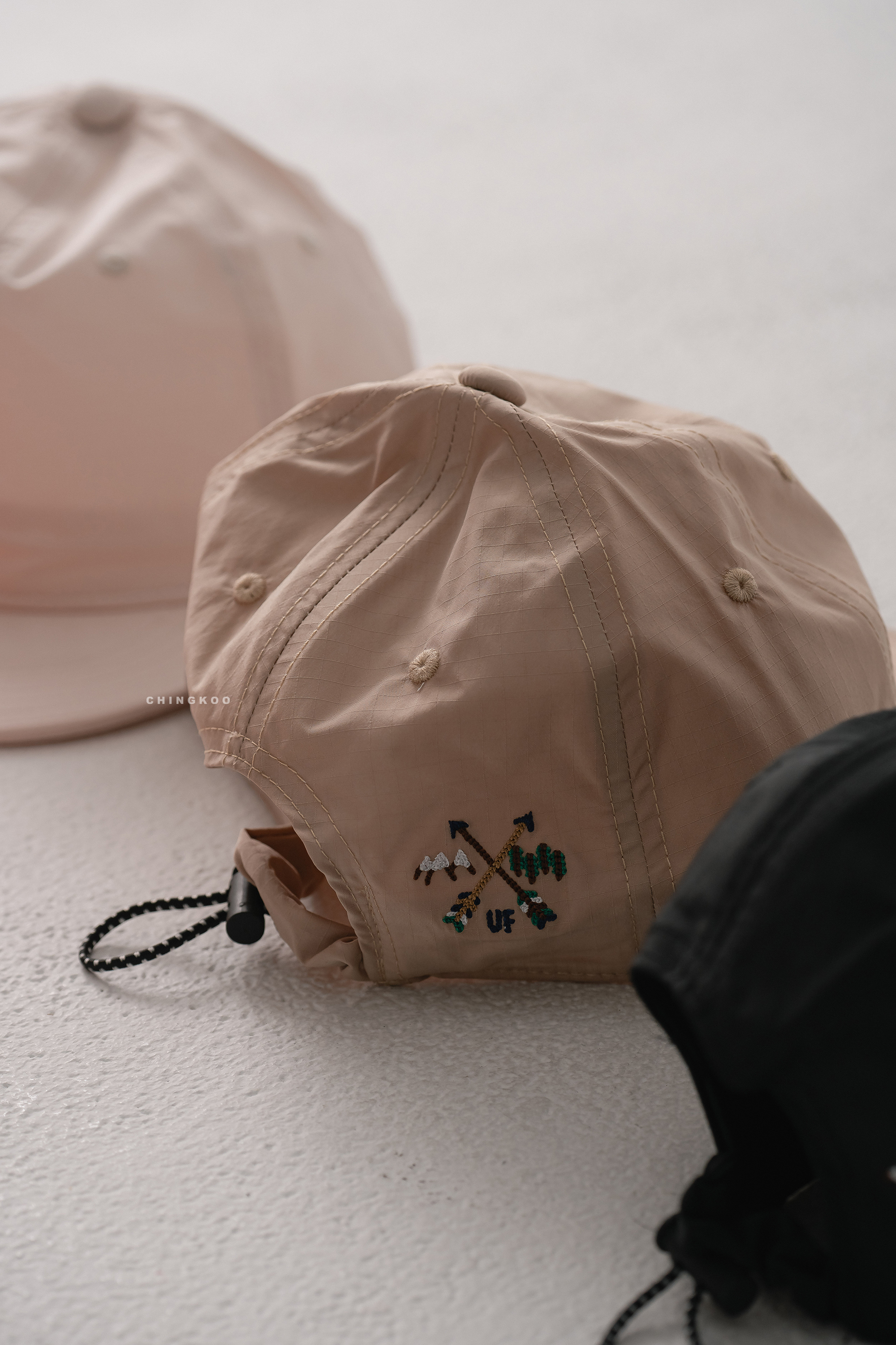 Vibrant｜刺繡小格鴨舌帽 4色