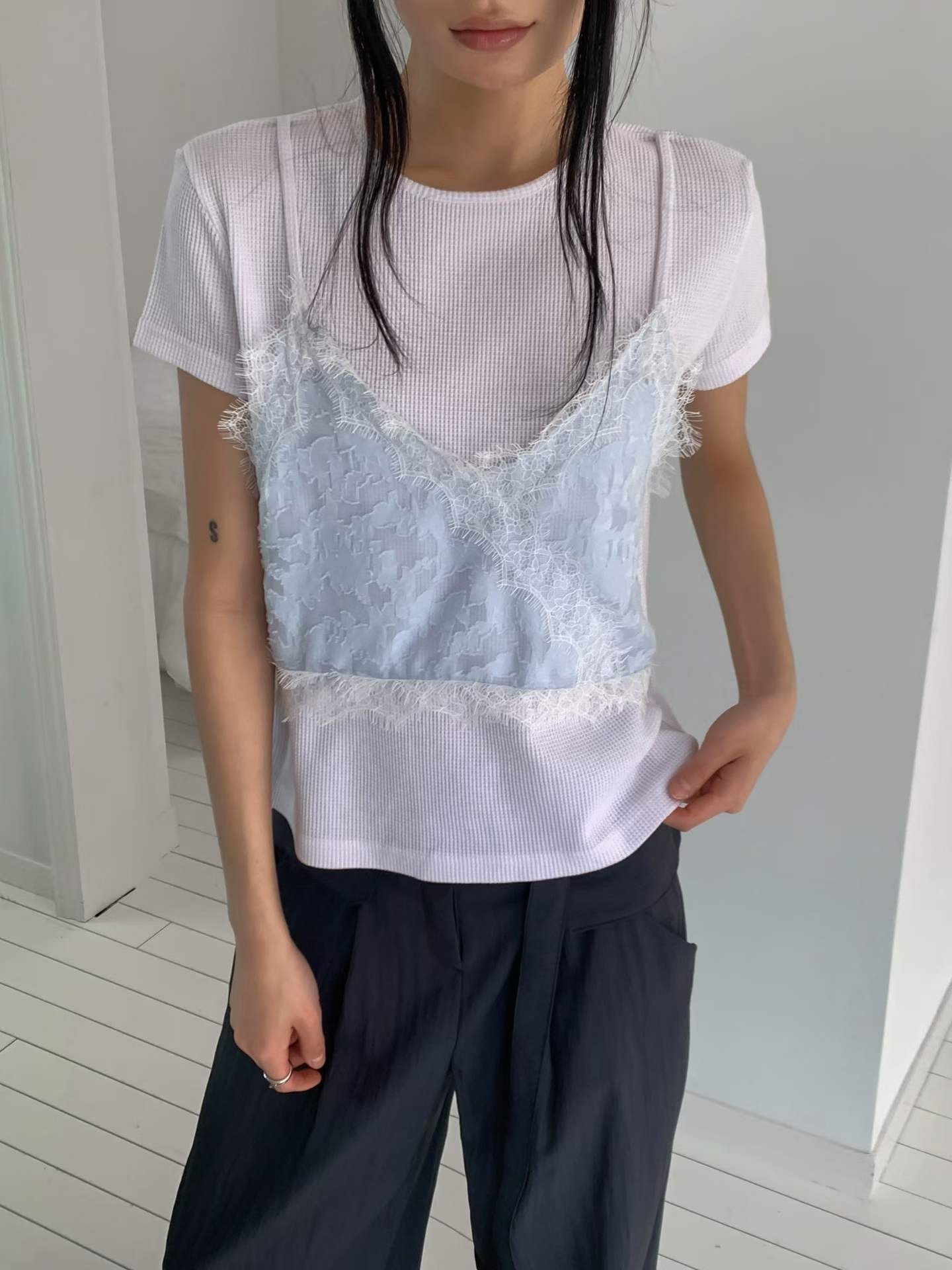 Apr6106版型極佳 鬆餅格蕾絲背心拼接上衣 （韓國布料）