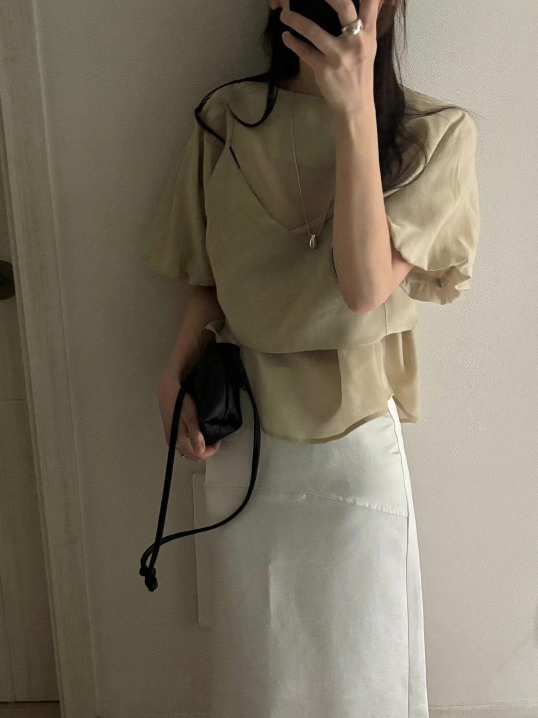 Apr6108設計師款 光澤超高級花苞袖上衣＋細肩帶小背心 set