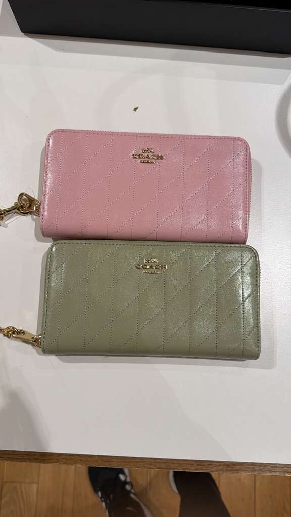 YP056 Coach 線性格紋拉鍊長銀包