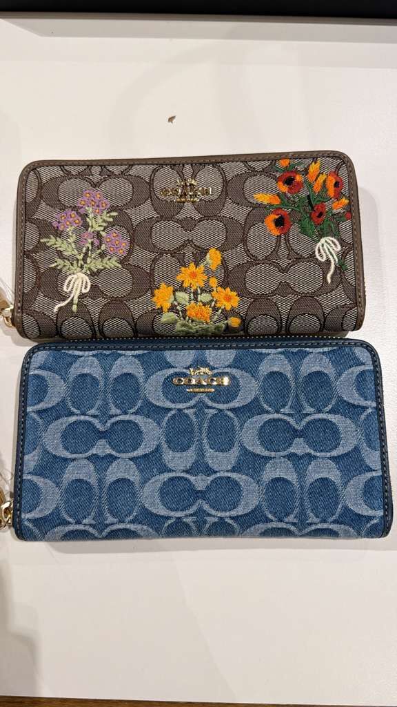 YP057 Coach 緹花拉鍊長銀包