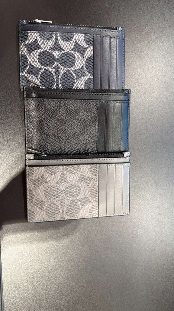 YP068 Coach 經典老花拉鍊卡包