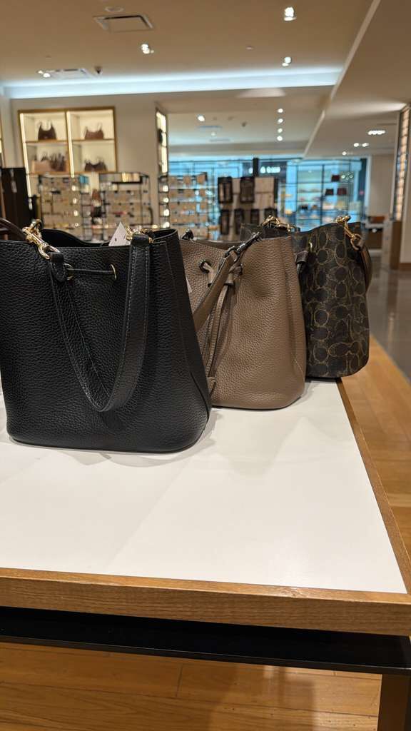 YP066 Coach Rowan 水桶包 23x21cm